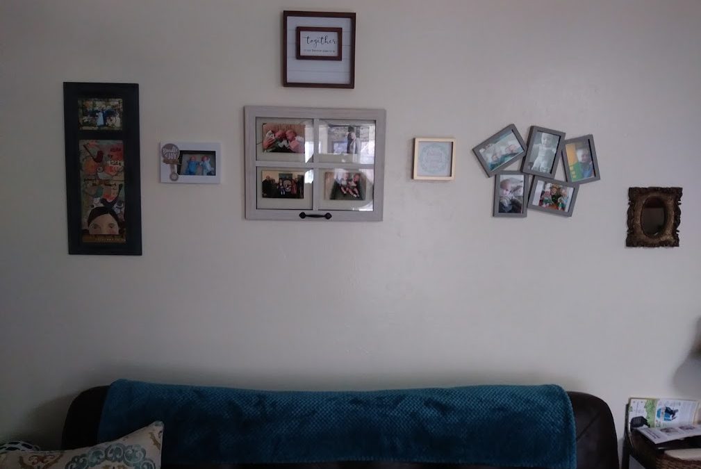 Create a Beautiful but Simple Gallery Wall